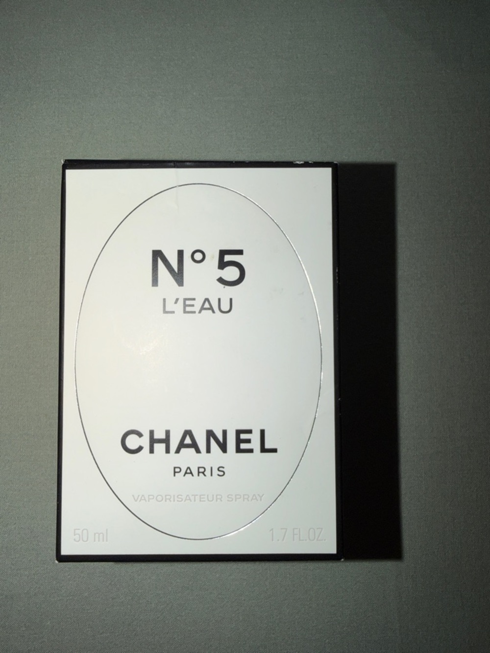 CHANEL N°5 L'EAU Bottle - Clear Glass with Pale Gold Liquid - Picture 3 of 5